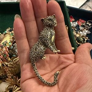 Leopard Brooch with Rhinestones